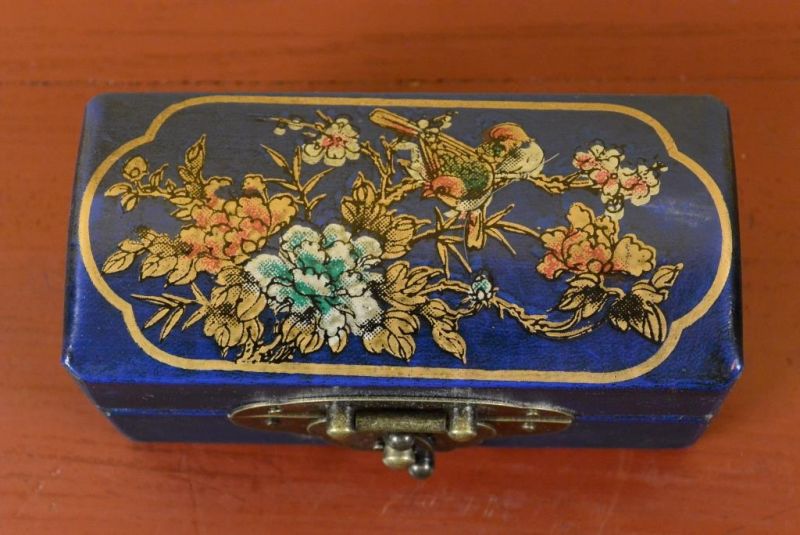 Very small Chinese Wooden Blue Box 3