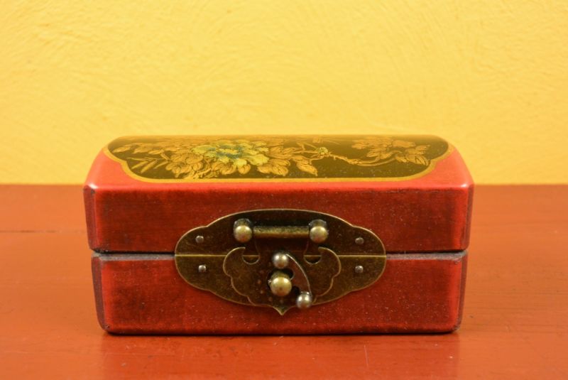 Very small Chinese Wooden Red and black Box 2