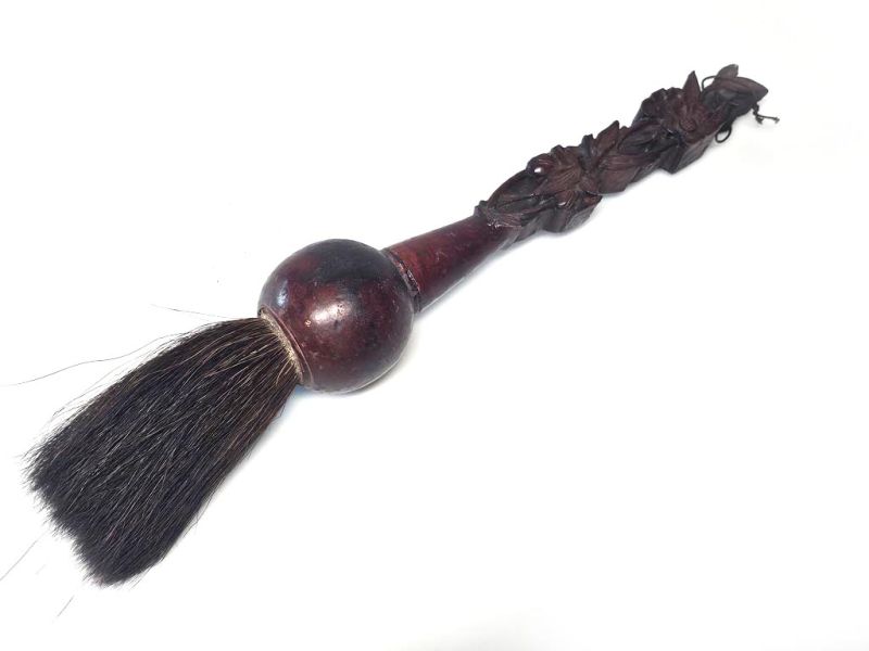 Vintage Master’s Carved Brush – Qing Dynasty Calligraphic Legacy 1