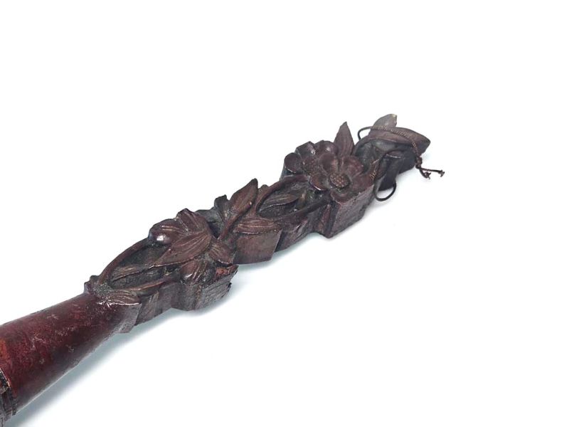 Vintage Master’s Carved Brush – Qing Dynasty Calligraphic Legacy 3