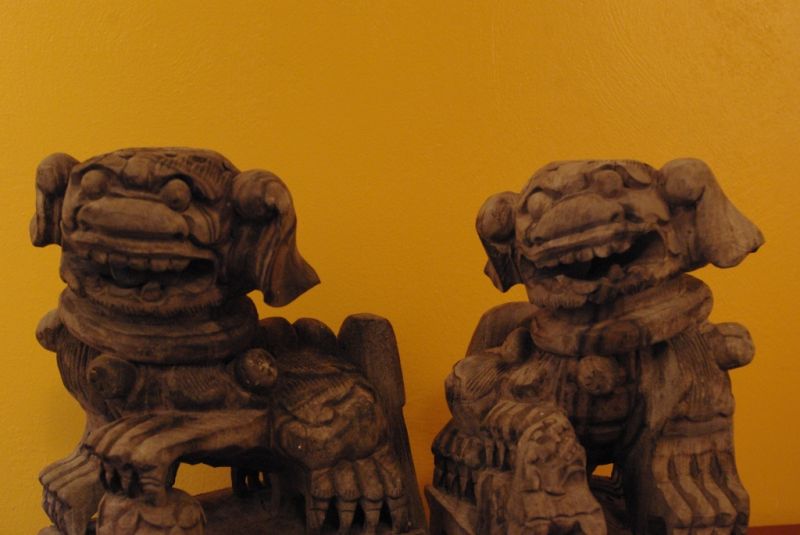 Wächterlöwe Chinesiche Holztiere Staturen aus Holz 2