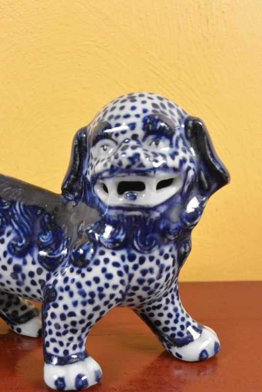 Wächterlöwe Porzelanstatur Weiss und Blau 3
