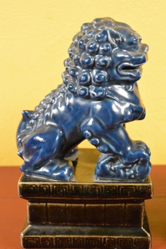 Wächterlöwe Porzelanstatur Weiss und Blau 3